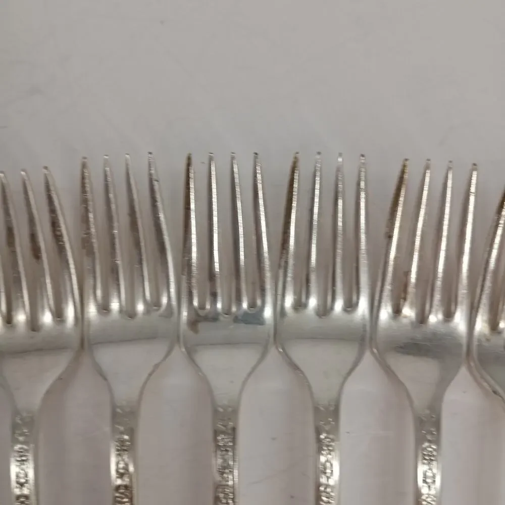 6 DF 1847 Rogers Bros IS International Silver Plate Lovelace Dinner Forks